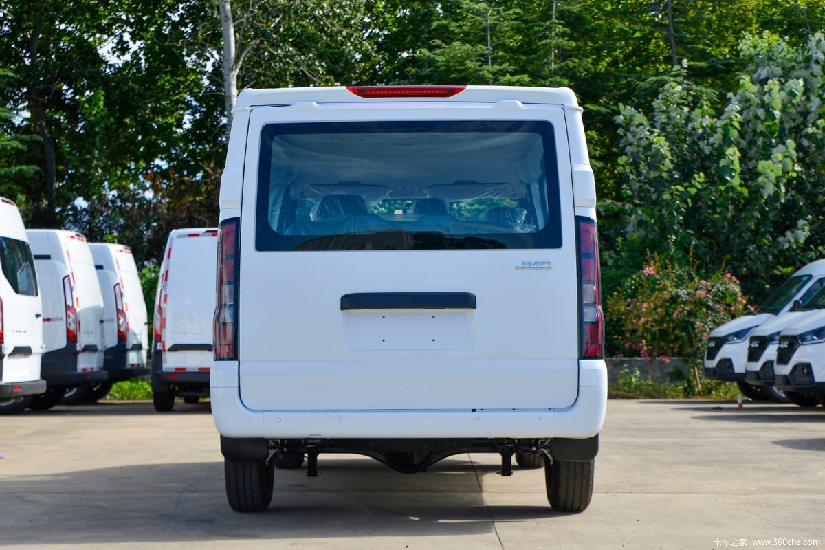 【图】江铃汽车 福顺 145马力 6座 短轴 2.0T柴油 低顶多用途乘用车(国六)_实拍图片_1510558_卡车之家