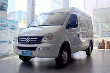 0t柴油 3座 6挡自动 短轴中顶封闭货车 卡车图片