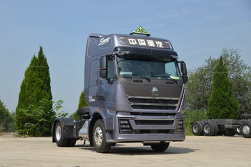 中国重汽 howo th7重卡 430马力 4x2 amt自动挡危险品牵引车(国六)(zz