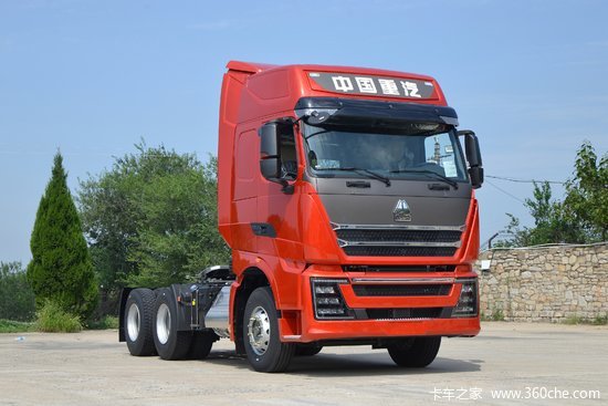 中国重汽howoth7重卡540马力6x4牵引车国六zz4257v324hf1b