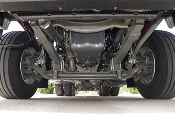 howo th7重卡 540马力 6x4 牵引车(国六)(zz4257v324hf1b)底盘图片】