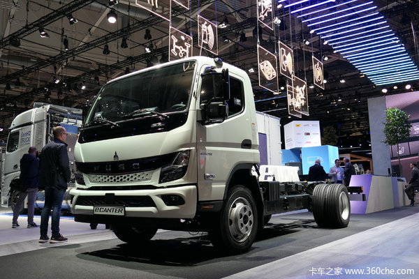 三菱 扶桑FUSO eCANTER 4X2 电动厢式载货车41.3kWh(5.135T)