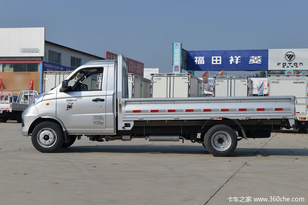 福田 祥菱V2 舒适型 1.6L 122马力 汽油 3.3米单排仓栅式微卡(BJ5030CCY5JV7-51)