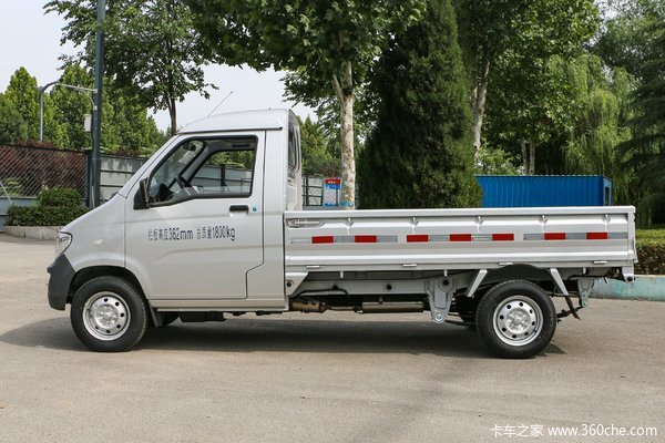 五菱之光载货车限时促销中 优惠0.2万