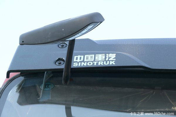 中国重汽HOWO G5X中卡 220马力 5.75米排半栏板载货车(国六)(ZZ1187K451DF1)