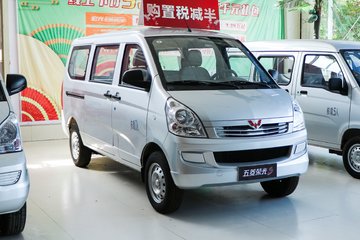 五菱 荣光S 基本型 102马力 1.5L汽油 5/7座 面包车(国六)
