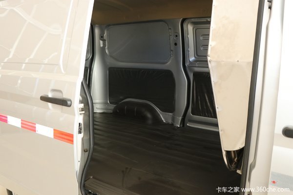 五菱荣光S 4500L超大装载空间 装卸更方便