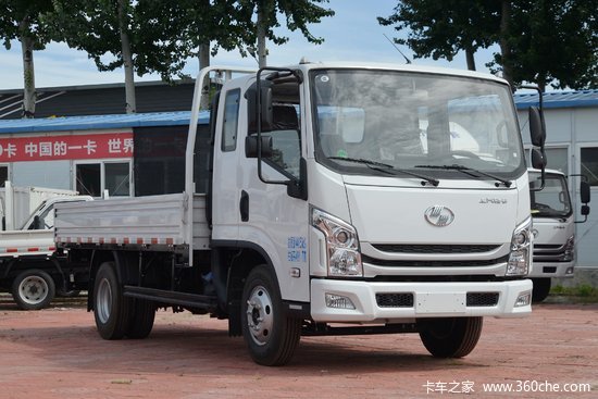 跃进 超越c300 132马力 3.82米排半栏板轻卡(国六)(sh1043zfdcwz4)