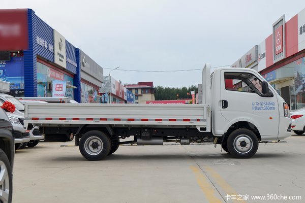 跨越者D5载货车泸州市火热促销中 让利高达0.3万