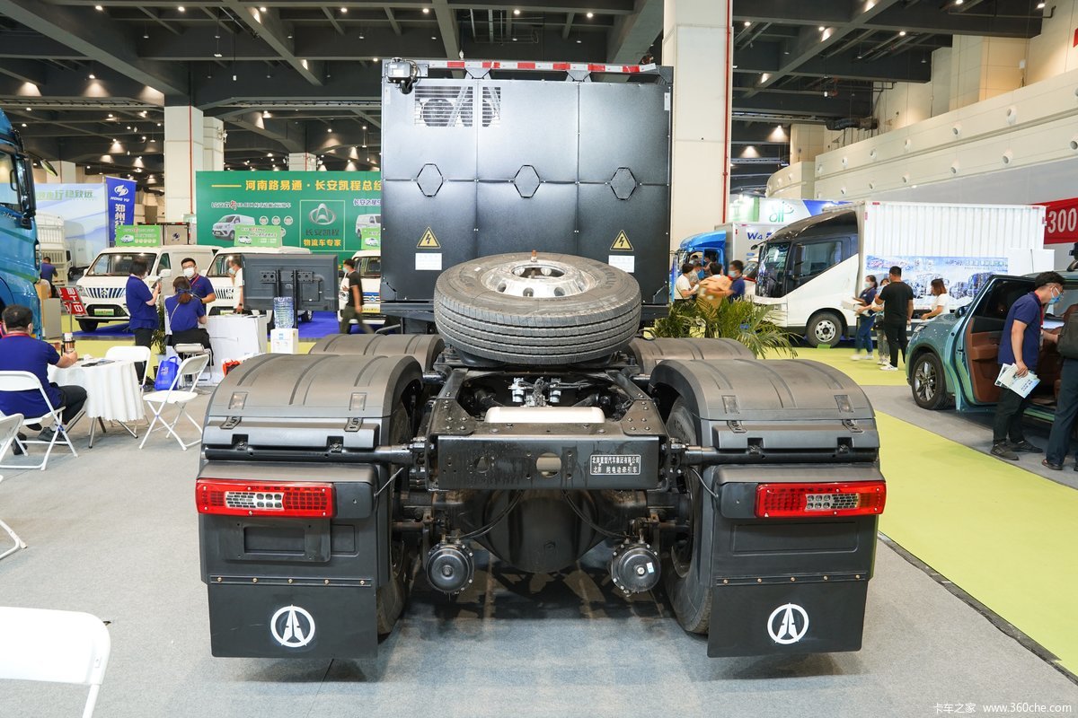 【图】北奔 V3重卡 标载版 25T 6X4 纯电动牵引车(ND4250BBXJ7Z02BEV)_实拍图片_1542870_卡车之家