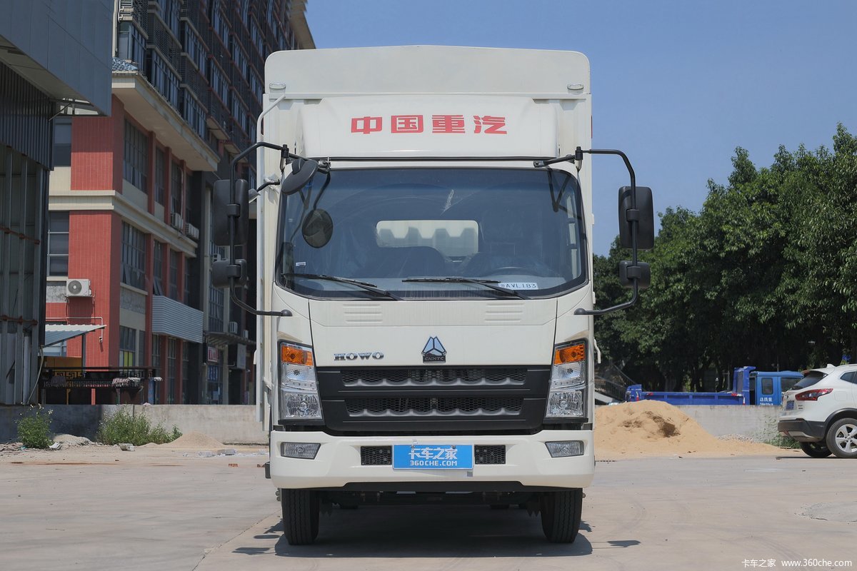 中国重汽HOWO 追梦 140马力 3.3米排半仓栅式轻卡(国六)