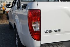 江铃 新宝典 2022款 舒享版 2.5T柴油 140马力 手动四驱 标轴双排皮卡(国六)