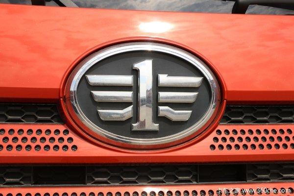 一汽解放J6P质惠版（460马力）国六牵引车，红色现车