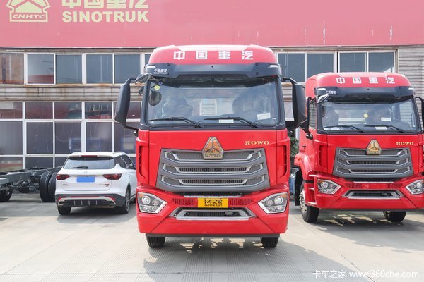 中国重汽 豪沃NX中卡 220马力 4X2 6.2米仓栅式载货车(国六)(ZZ5187CCYK511JF1)