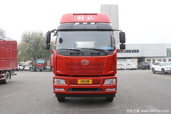 一汽解放 J6L 精英版 260马力 4X2 6.8米AMT自动档厢式载货车(国六)(CA5171XXYP62K1L4E6)