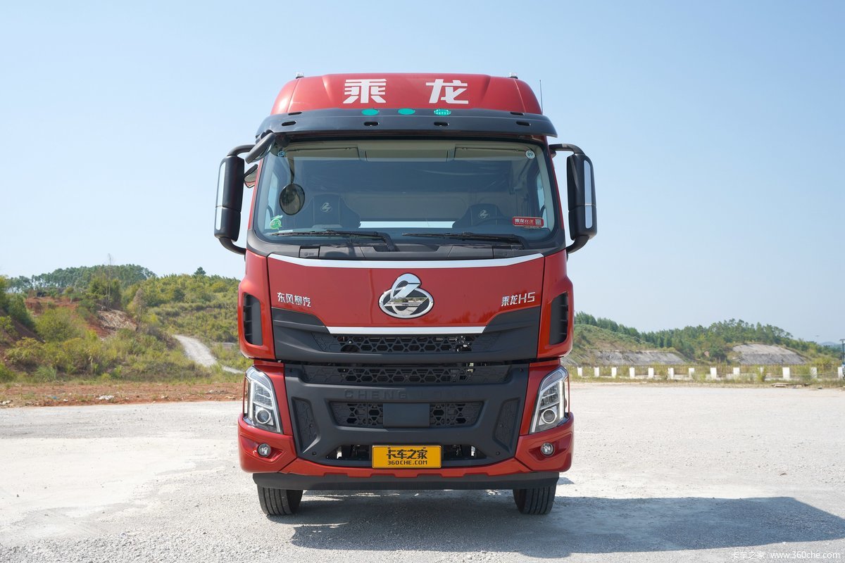 东风柳汽 乘龙H5 320马力 6X2 7.8米翼开启厢式载货车