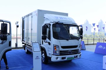 宇通轻卡 中体 4.12米单排纯电动厢式轻卡(ZKH5043XXYBEV2A)90.236kWh