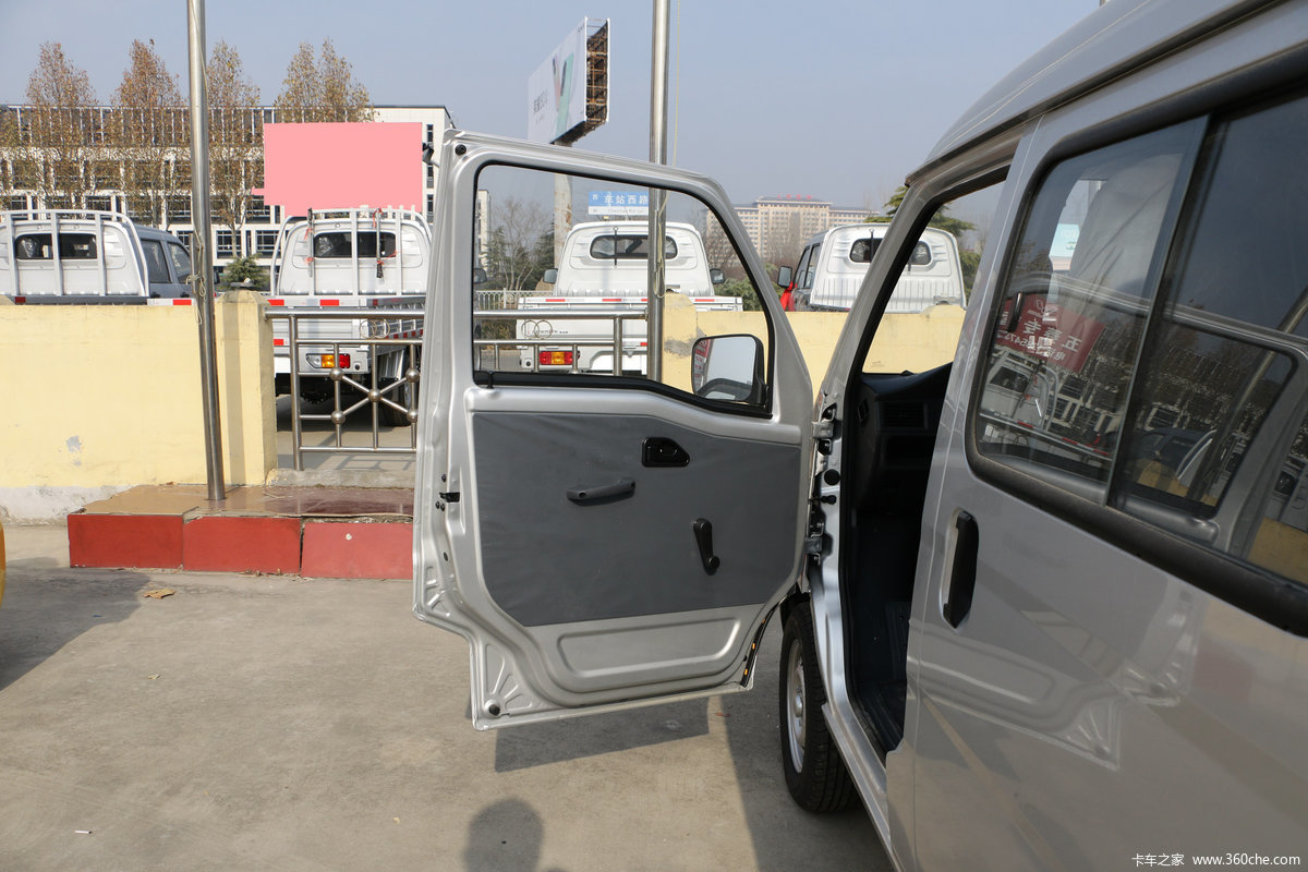 12月前，泸州所有公交车驾驶室将安装防护隔离设施_四川在线