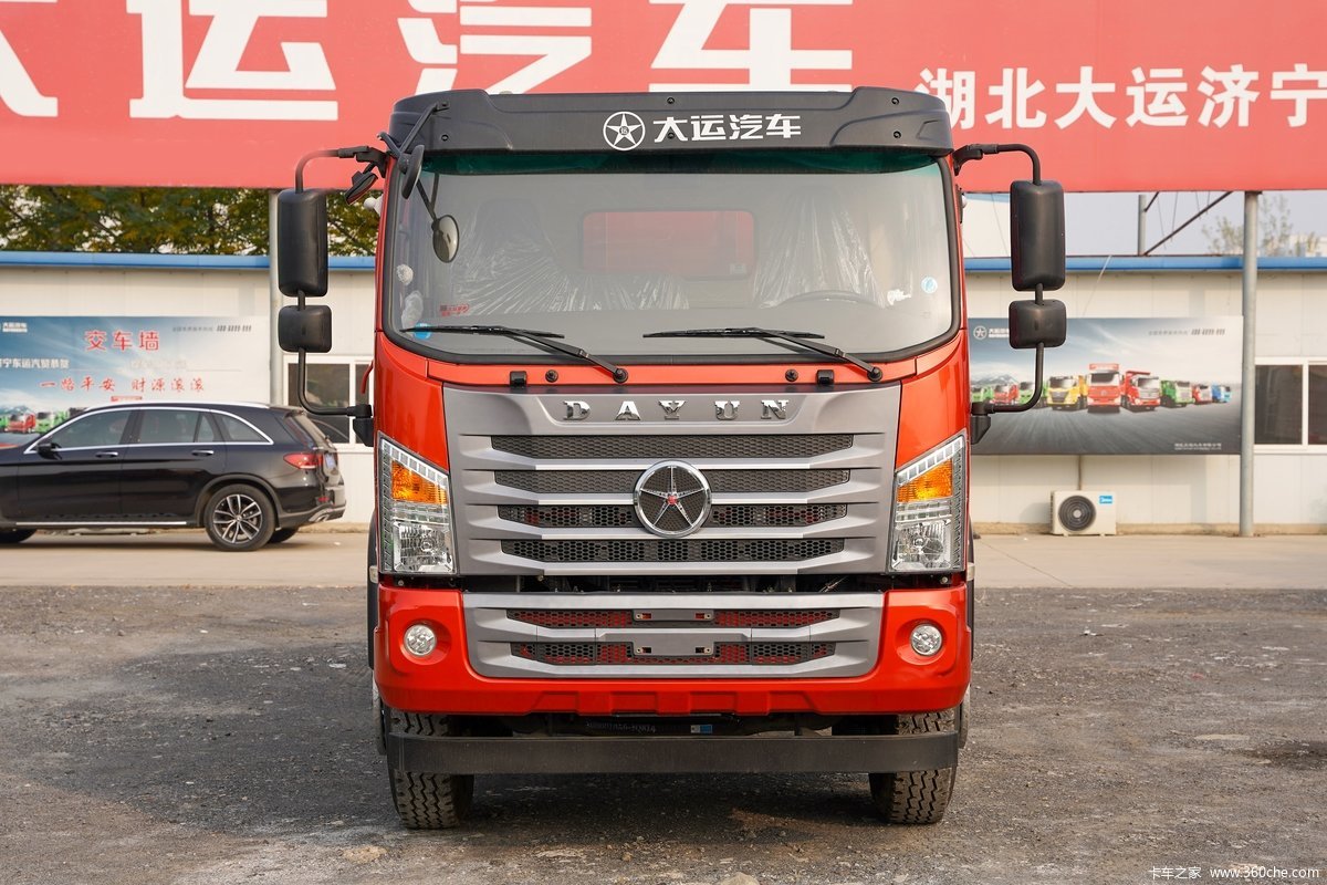 大运 G6 200马力 4X4 越野抓斗式垃圾车