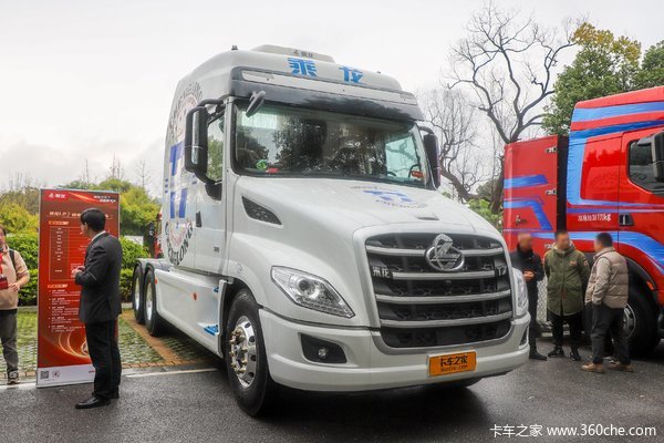 优惠1.99万 柳州市乘龙T7房车牵引车系列超值促销