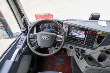 青岛解放 JH6重卡 智尊版 610马力 6X4 AMT自动档牵引车(CA4258P25K15T1E6A80) 卡车图片