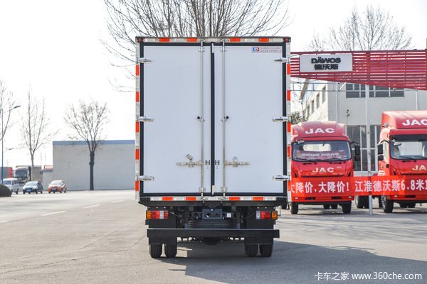 庆铃 五十铃KV100 120马力 4X2 4.015米冷藏车(