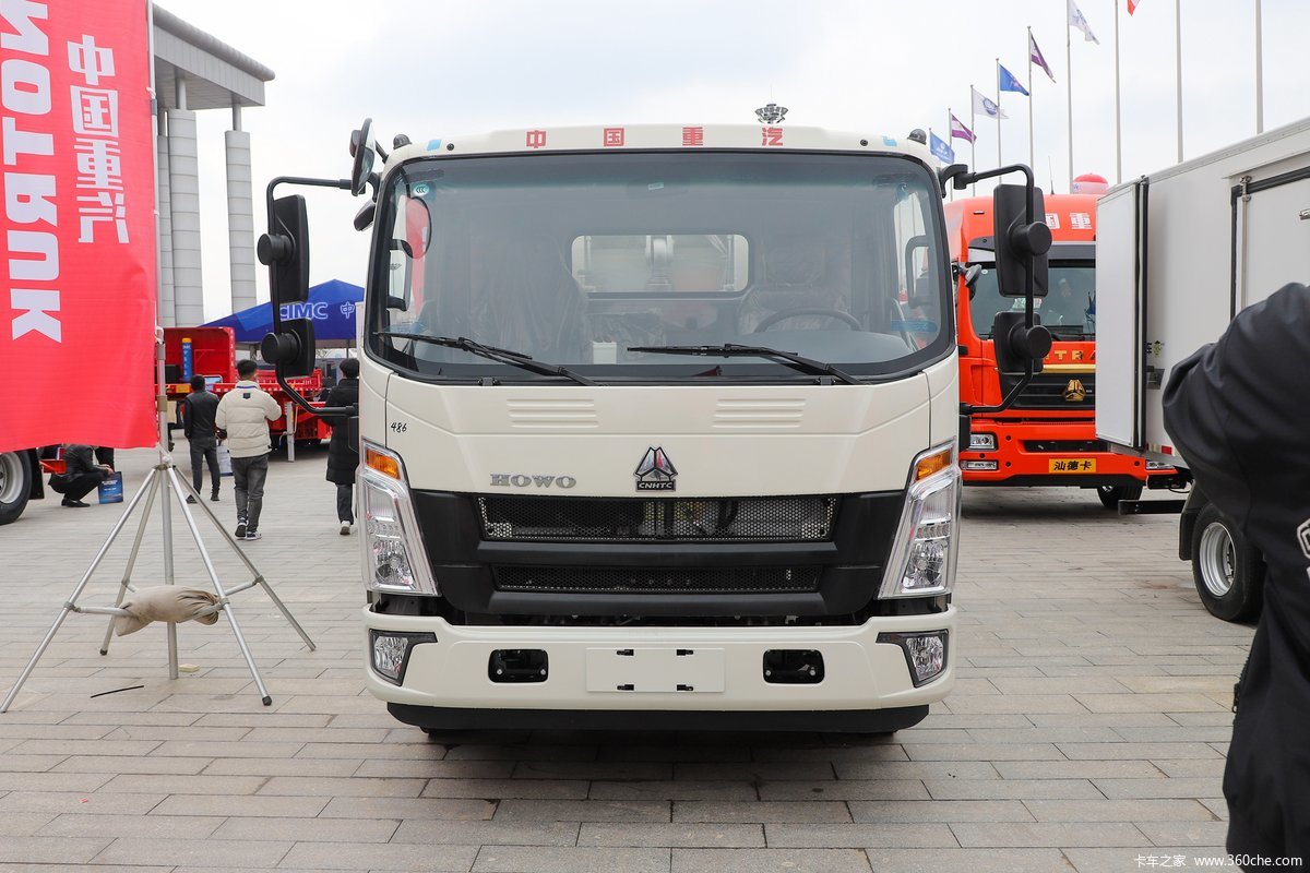 中国重汽HOWO 悍将 165马力 4X2 车厢可卸式垃圾车