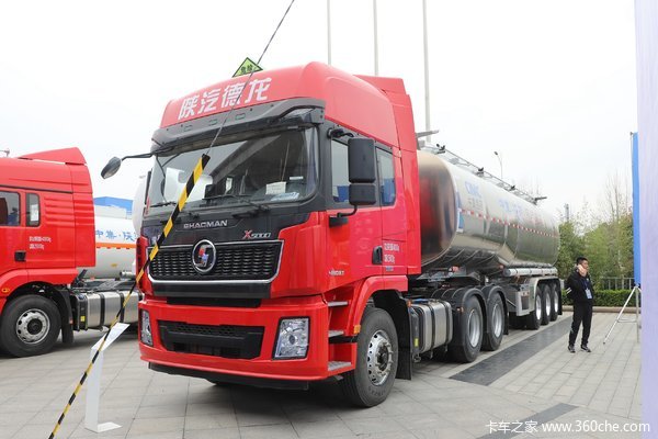 陕汽重卡 德龙X5000 危运版 530马力 6X4 AMT自动挡危险品牵引车(SX4259XD4WQ1)