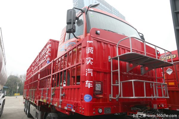 济南市解放J6P牵引车系列，打折优惠，降1万，赶快抢购！