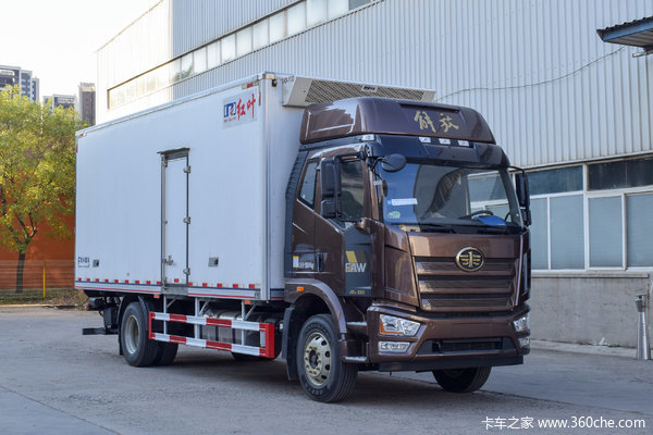 一汽解放 J6L 260马力 4X2 6.8米冷藏车(红叶牌)(MHY5180XLCCAL)