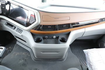 东风商用车 天龙旗舰kx 王者版 600马力 6x4 amt自动挡牵引车(国六)