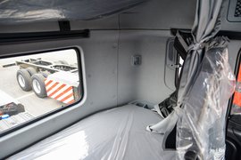 东风天龙KL燃气 载货车驾驶室                                               图片