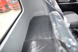东风商用车底盘 爆破器材运输车驾驶室                                               图片