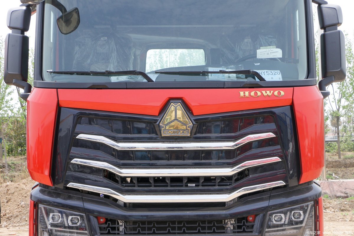 【图】中国重汽 HOWO MAX 350马力 6X2 9.6米AMT自动档栏板载货车(ZZ1257N54CKF1)_实拍图片_1634525_卡车之家