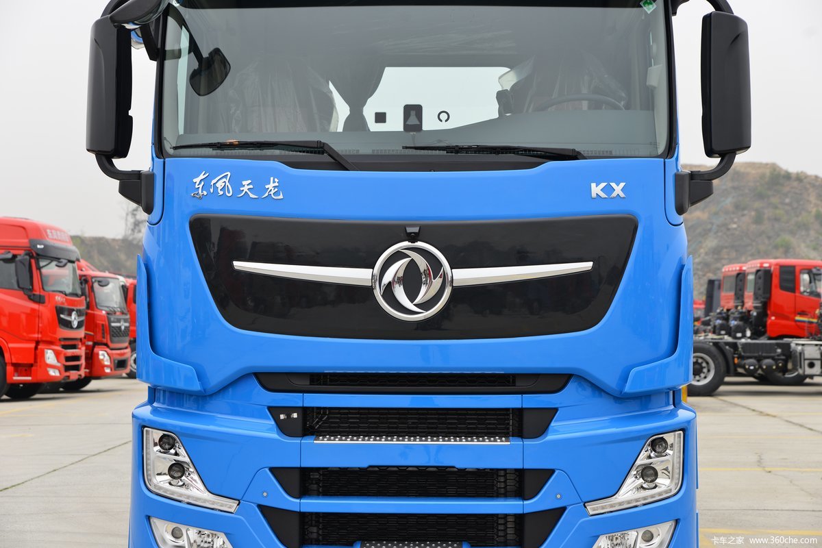 【图】东风商用车 天龙旗舰KX 王者版 660马力 6X4 牵引车(纯蓝色)(国六)(DFH4250C7)_实拍图片_1635955_卡车之家