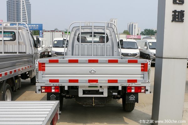新豹T5载货车成都市火热促销中 让利高达0.5万