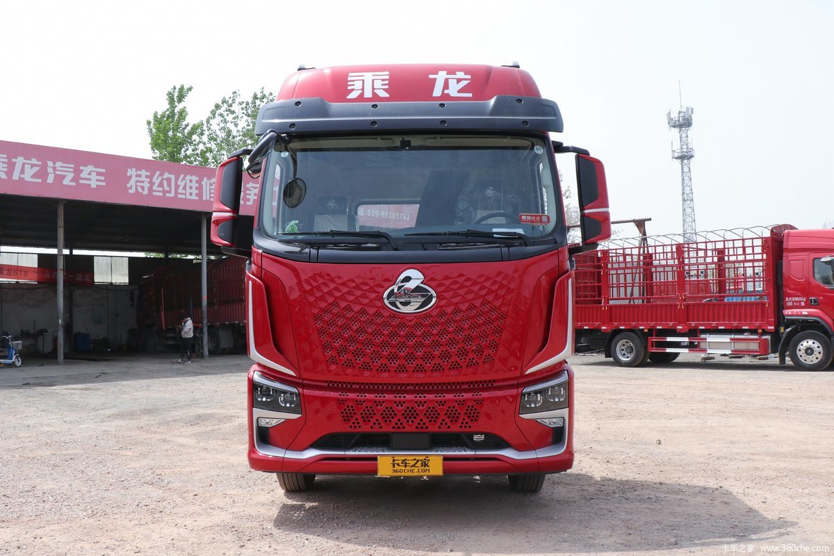 东风柳汽 乘龙H5V 290马力 4X2 6.8米AMT自动档厢式载货车