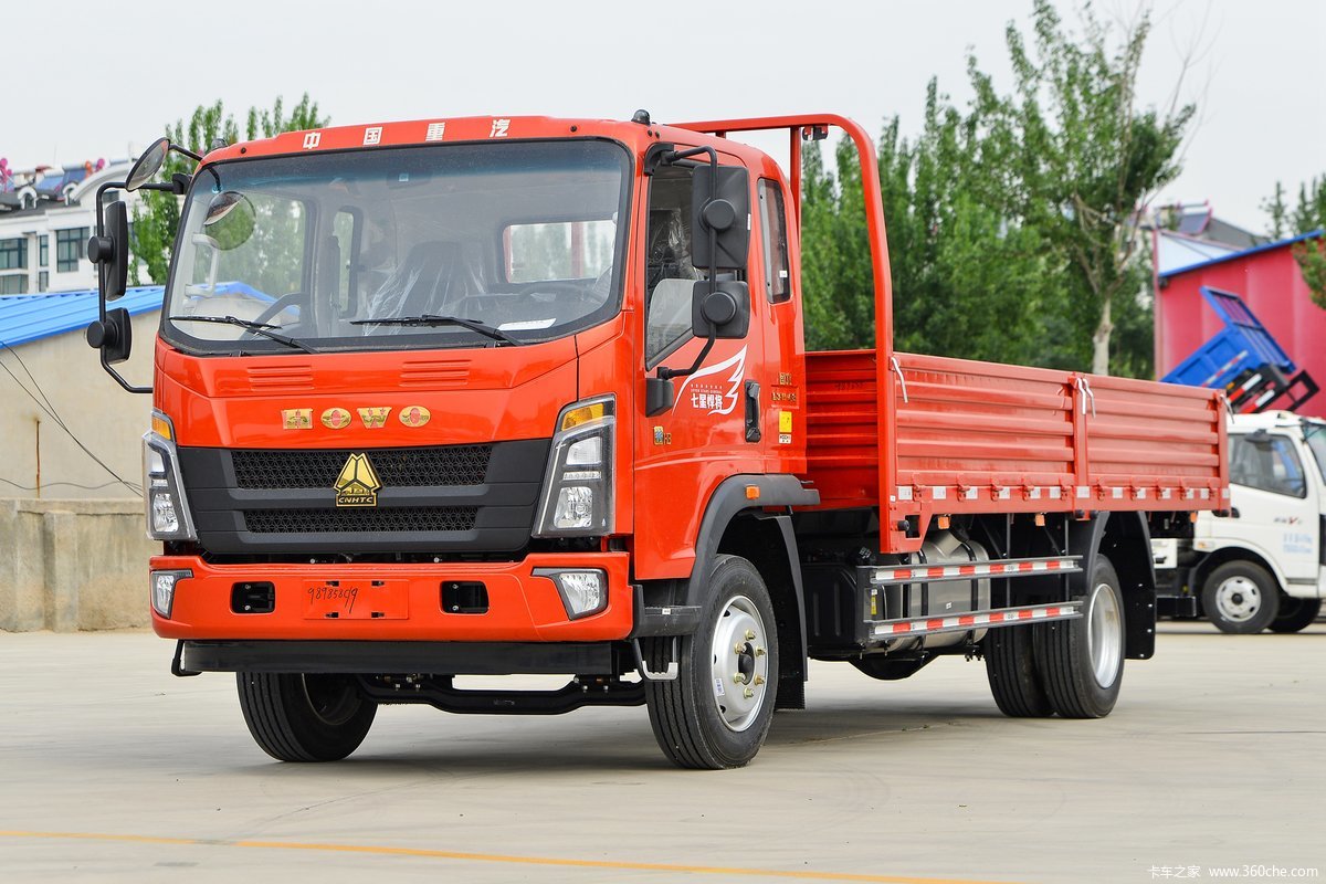 中国重汽HOWO 悍将 160马力 5.2米排半栏板载货车(法士特8档)