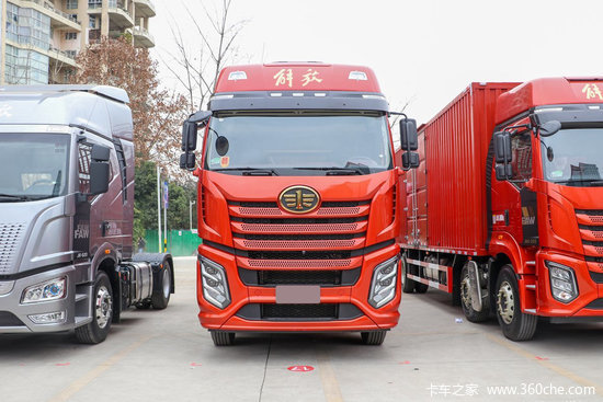 一汽解放 j6v 领航版 520马力 8x4 9.