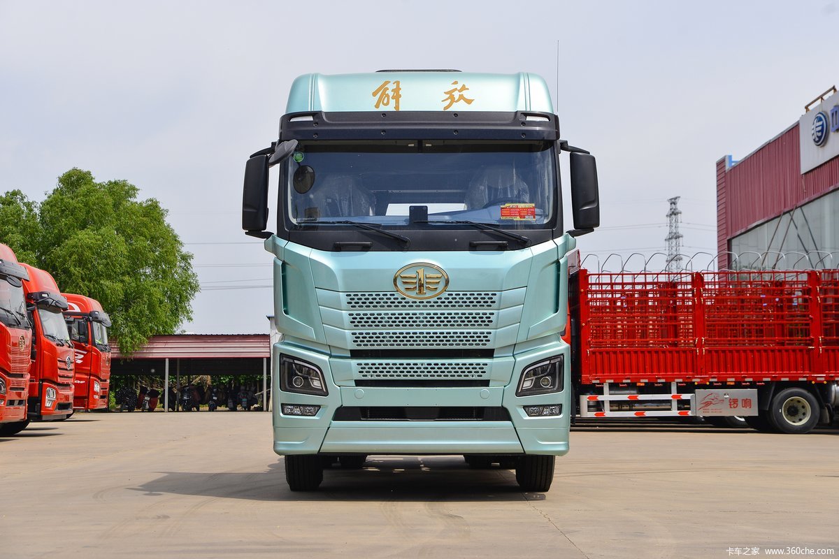 青岛解放 JH6重卡 四季款 510马力 6X4 LNG牵引车(液缓)