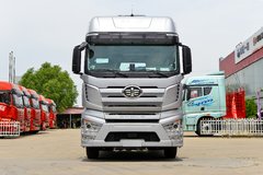 一汽解放 J7重卡 620马力 6X4 AMT自动挡牵引车(带液缓)(CA4250P77K25T1E6)