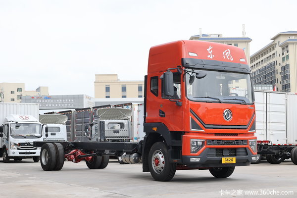 东风 多利卡D12 220马力 4X2 9.8米厢式载货车(国六)(EQ5183XXYL9TDKAC)