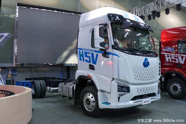 东风柳汽 乘龙H5V 4X2 6.8米混合动力厢式载货车15.6kWh