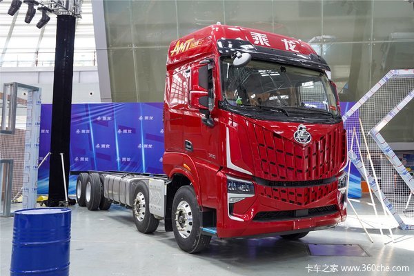 东风柳汽 乘龙HK重卡 500马力 8X4 AMT自动档栏板载货车