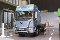 宇通重卡 T590E 6X4 纯电动牵引车422kWh