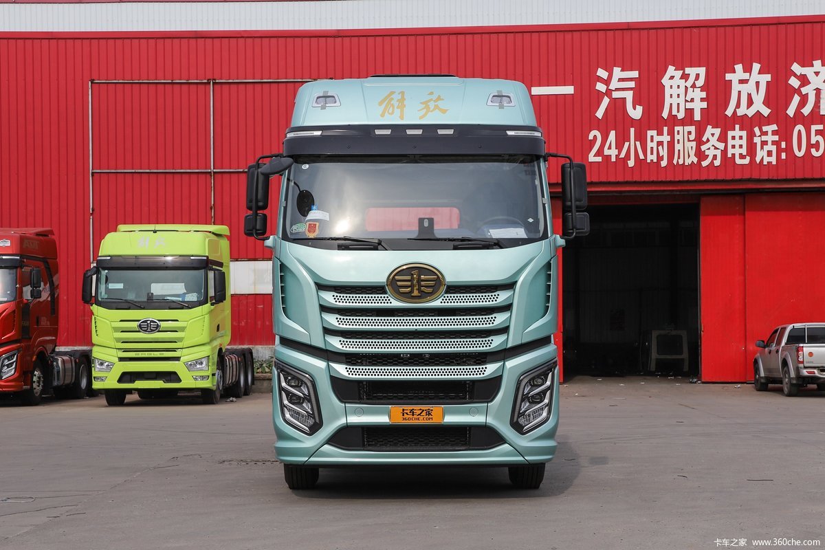 一汽解放 J6V 精英版 530马力 6X4 CNG自动档牵引车(液缓)