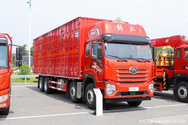 青岛解放 JK6 350马力 8X4 9.6米易燃液体厢式运输车(百捷牌)(QYY5321XRYCA6)