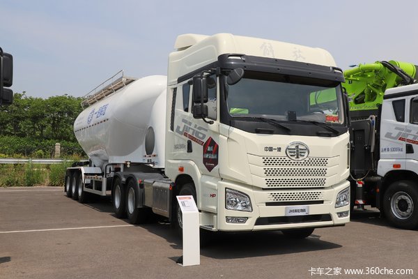 青岛解放 JH6重卡 粉粒物料版 460马力 6X4 牵引车(CA4250P26K15T1E6A80)