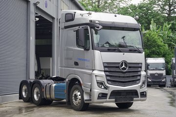 奔驰 Actros 重卡 530马力 6X2R AMT自动档牵引车(BJ4266Y6BHL-A1)