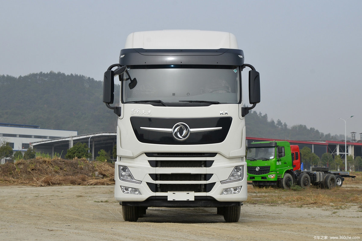 东风商用车 天龙旗舰KX 465马力 8X4 9.4米畜禽运输车